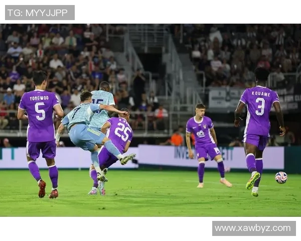 孔塞桑伊尔迪兹华丽过人连连挑战防线前者射门被挡精彩瞬间引发全场欢呼